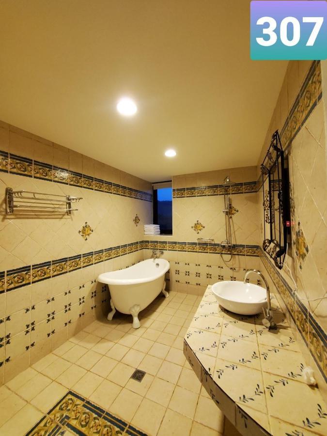 E-Ping Castle Hotel Nanwan Eksteriør billede
